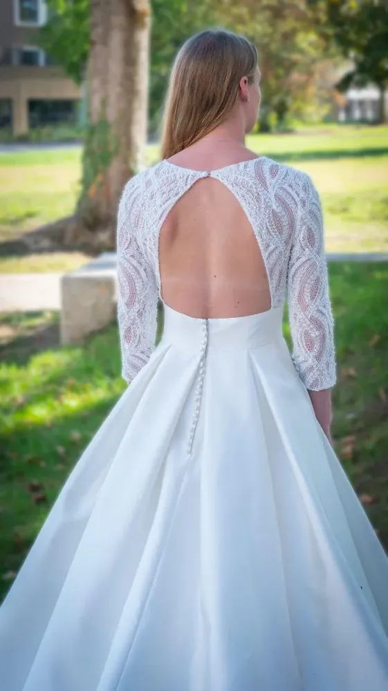 Robe de mariée de dos - Les mariées de juliwebp