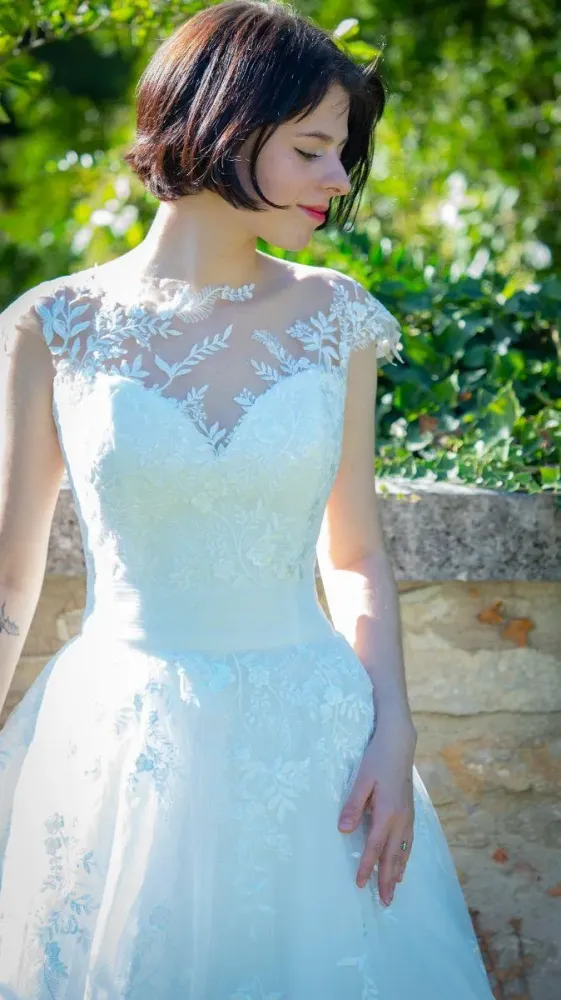 Robe détail en dentelle - Les mariée de juliwebp